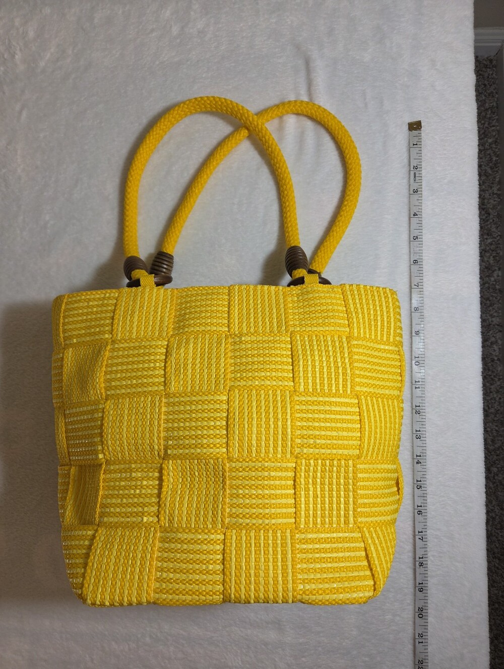 M&G Bertini Yellow Woven Basket Tote Bag Wooden Ring Handles Summer Beach Purse - Picture 14 of 15